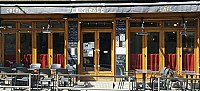 La Girafe Creperie inside