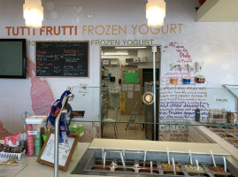 Tutti Frutti Frozen Yogurt food