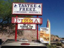 Tastee Freez Sundance Pizza outside