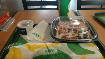 Subway Herblay food