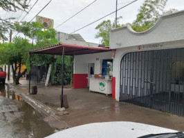 Menudo Y Barbacoa El Guamúchil outside