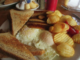 Constance Lake Lodge Fish and Fly Inn food