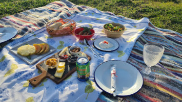 Maria Pic-nic food