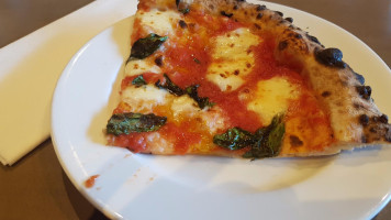 Queen Margherita Pizza food