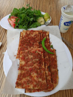 GÜlcan Pide food