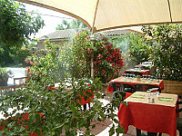 Le Grand Jardin inside