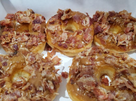 Happy Day Donuts outside