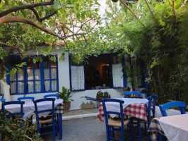 Taverna Avli inside