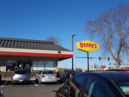 Denny's outside