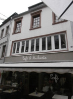 Café Und Ambiente inside