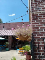 El Patio Mexican Grill outside