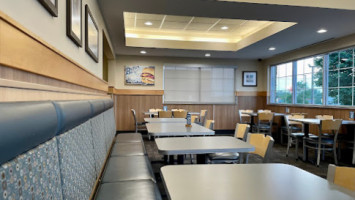 Culver's inside