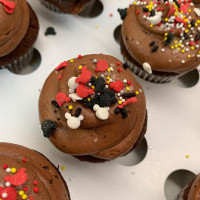 Luann's Cupcakes food