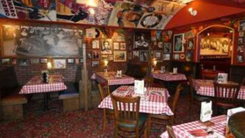 Buca Di Beppo Universal City inside