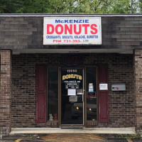 Mckenzie Donuts outside