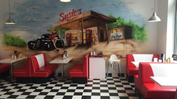 Susie's American Diner food