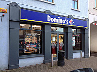 Domino's outside