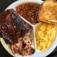 Hog Wild Pit -b-q food