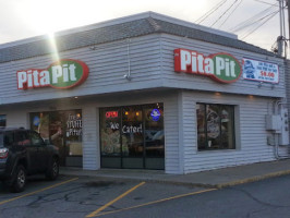 Pita Pit outside