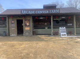 Arcade Center Farm outside