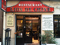 Le lion de chine outside