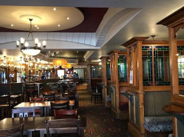 The Pilgrim Oak Hucknall inside