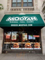 Mooyah Burgers, Fries Shakes food