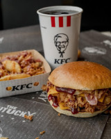 Kfc Montpellier Près D'arènes food