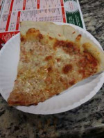 Leo's Pizza food