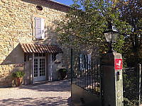 Auberge Des Voutins outside