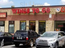 Wings To Go Roxborough outside