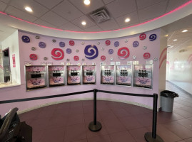 Swirlz World Frozen Yogurt inside