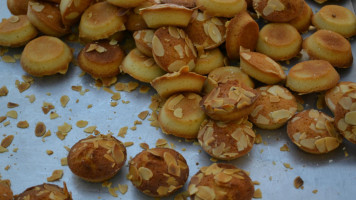 Boulangerie la Tour de L'Horloge food