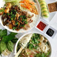 Pho Hoa Noodle Soup food