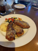 Carson's American Bistro food