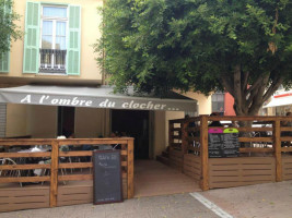 A l'ombre du clocher food