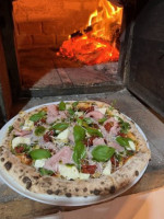 Tuttibuoni Pizzaria Forno A Lenha food