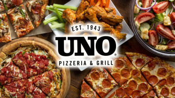 Uno Pizzeria food