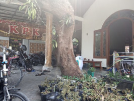 Warung Kopi Kpk outside