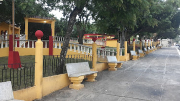 Parque Central Olegaria Rodríguez outside