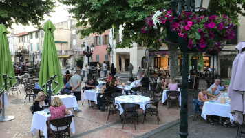 Le Cafe de la Poste food