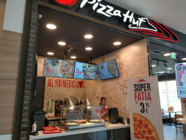 Pizza Hut Albufeira Shopping inside