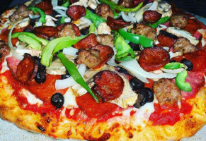 Trailblazer Craft Pizza Brews food