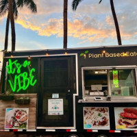 Earth Aloha Eats food