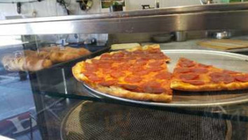 Pipitone Pizzeria food