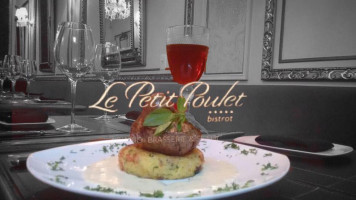 Le Petit Poulet Bistrot food