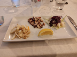 Trattoria Ponte Del Mare food