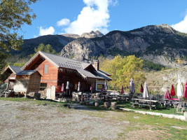 Rifugio Terzo Alpini outside