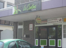 Pizzeria La Cantina outside