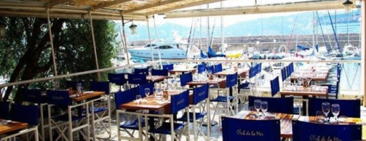 Le Club de la Mer food